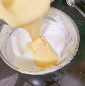 簡約款小清新奶油蛋糕，簡單易做，好吃又好看